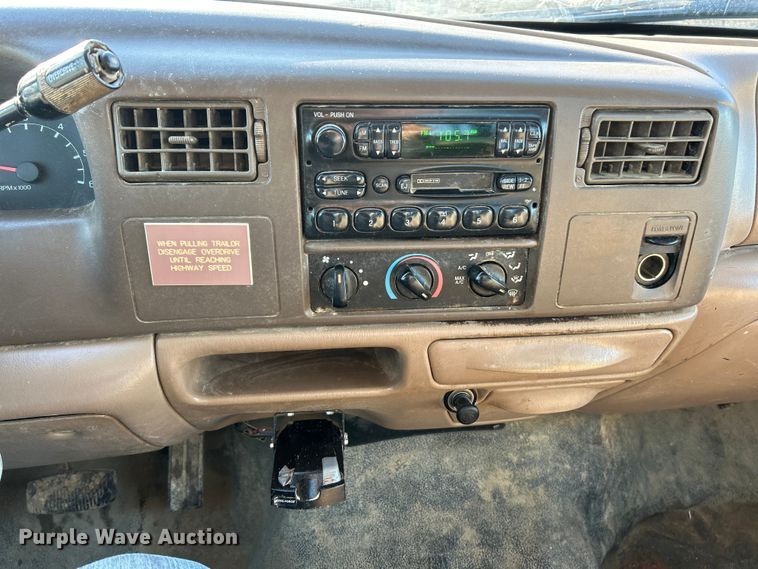 image for item ET6771 1999 Ford F550 flatbed truck