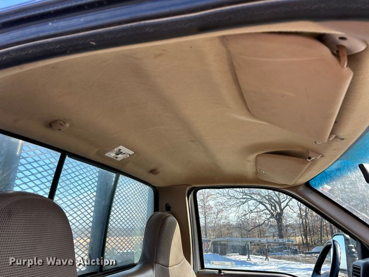 image for item ET6771 1999 Ford F550 flatbed truck