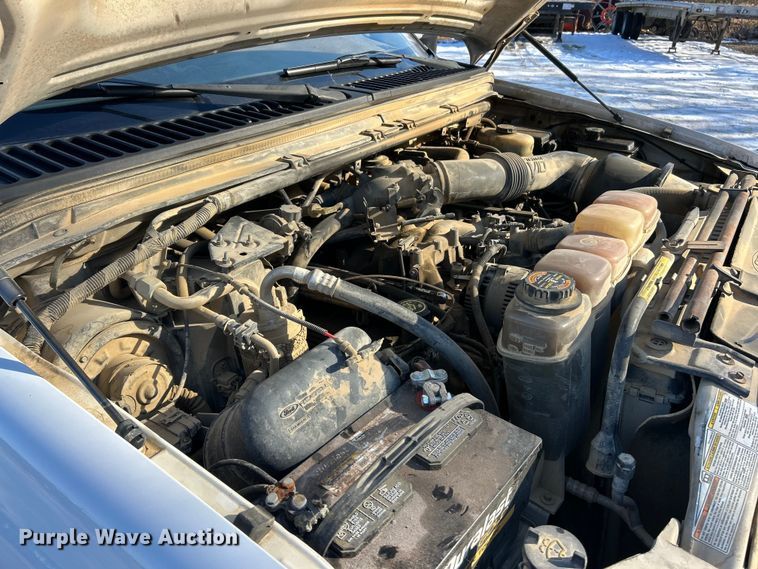 image for item ET6771 1999 Ford F550 flatbed truck