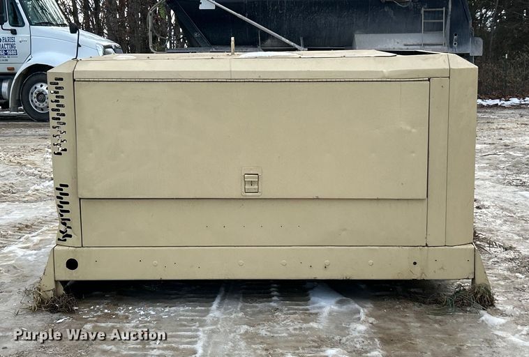 image for item ET6772 2005 Ingersoll Rand XP375WIR air compressor