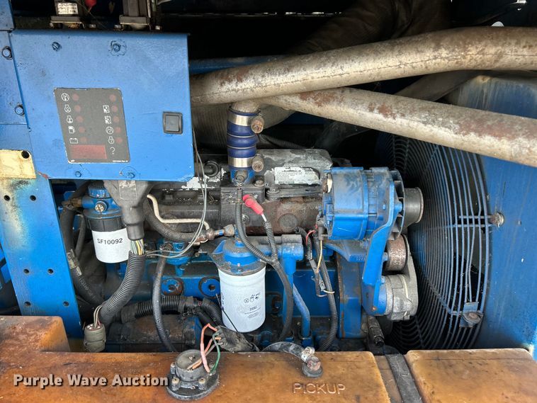 image for item ET6772 2005 Ingersoll Rand XP375WIR air compressor