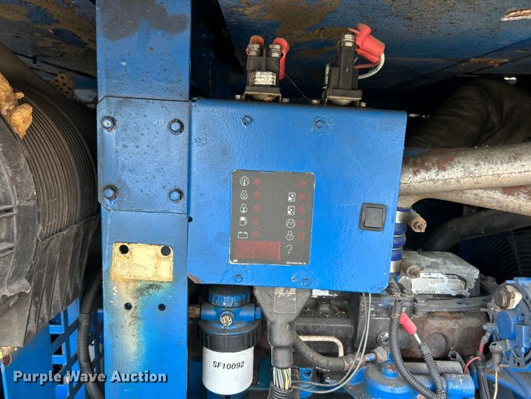 image for item ET6772 2005 Ingersoll Rand XP375WIR air compressor