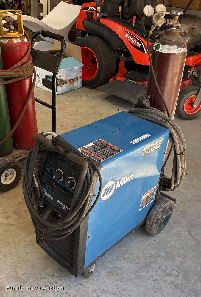 image for item ET7327 Miller Millermatic welder