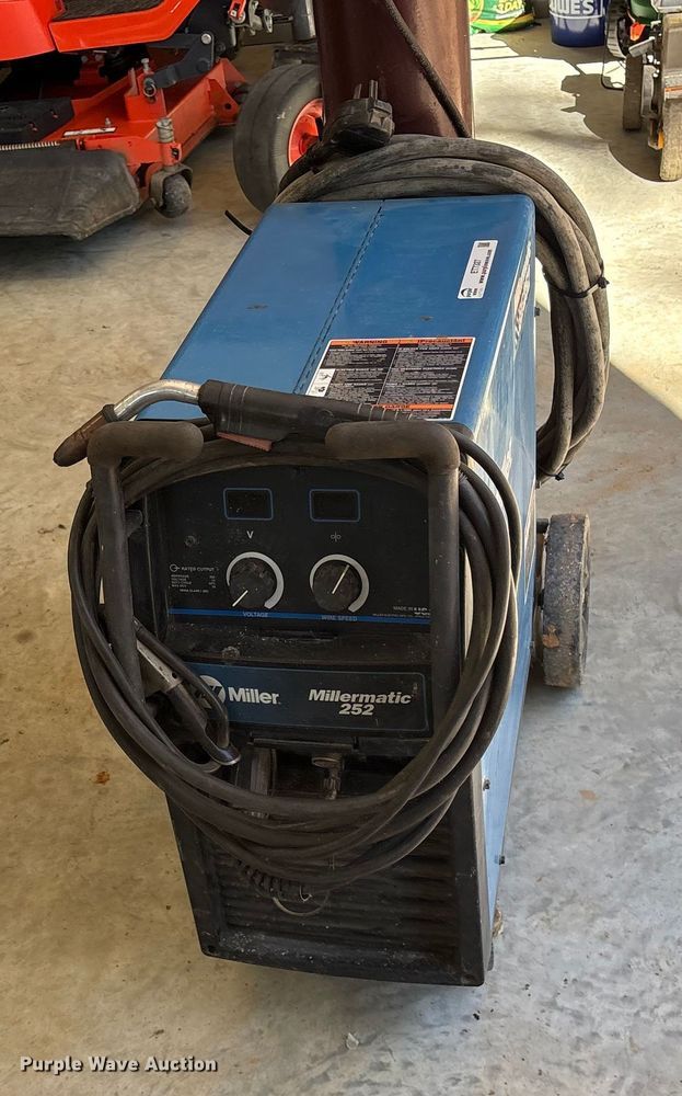 image for item ET7327 Miller Millermatic welder
