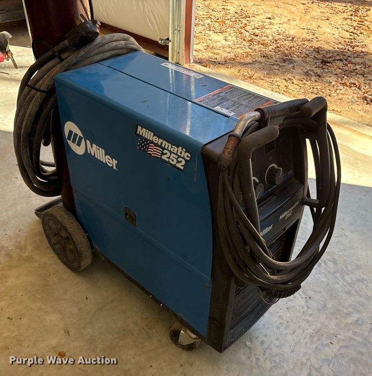 image for item ET7327 Miller Millermatic welder