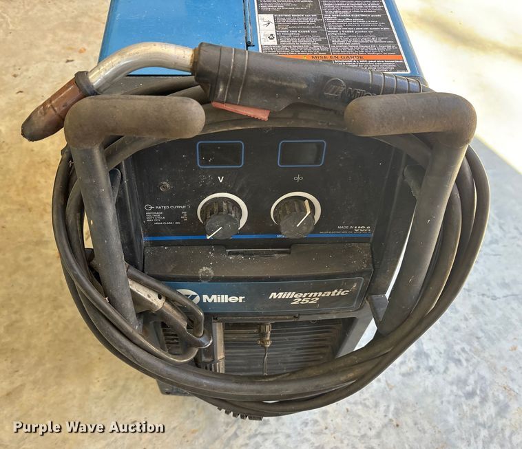 image for item ET7327 Miller Millermatic welder