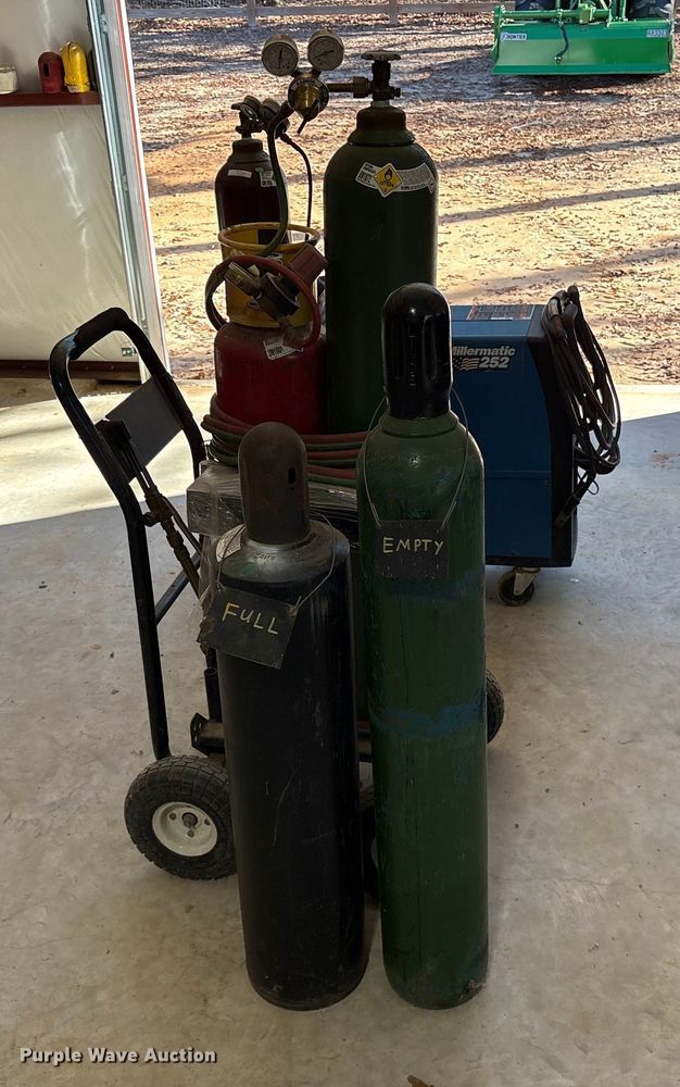 image for item ET7327 Miller Millermatic welder