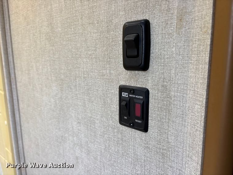 image for item ET7405 2018 Gulf Stream Streamlite 28BBS camper