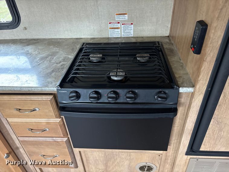 image for item ET7405 2018 Gulf Stream Streamlite 28BBS camper