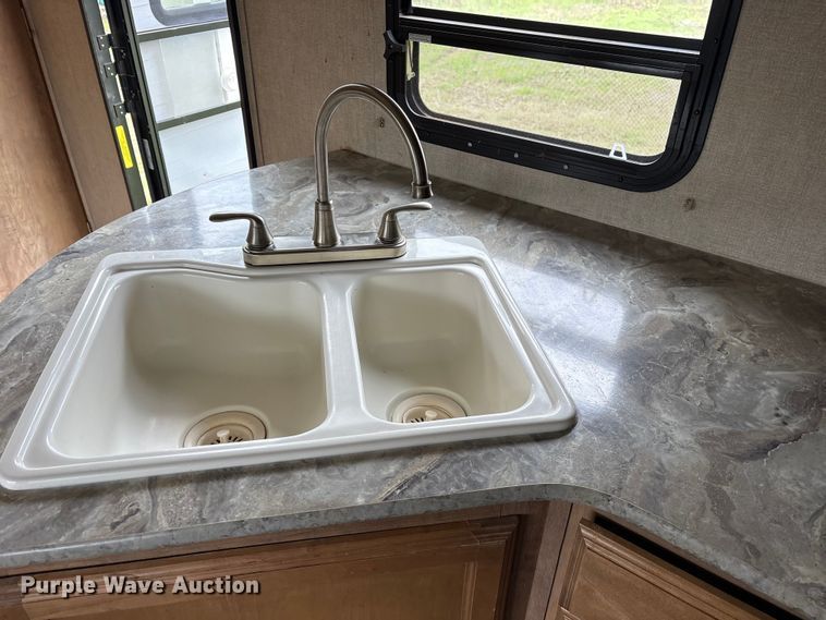 image for item ET7405 2018 Gulf Stream Streamlite 28BBS camper