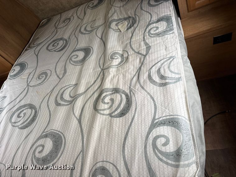 image for item ET7405 2018 Gulf Stream Streamlite 28BBS camper