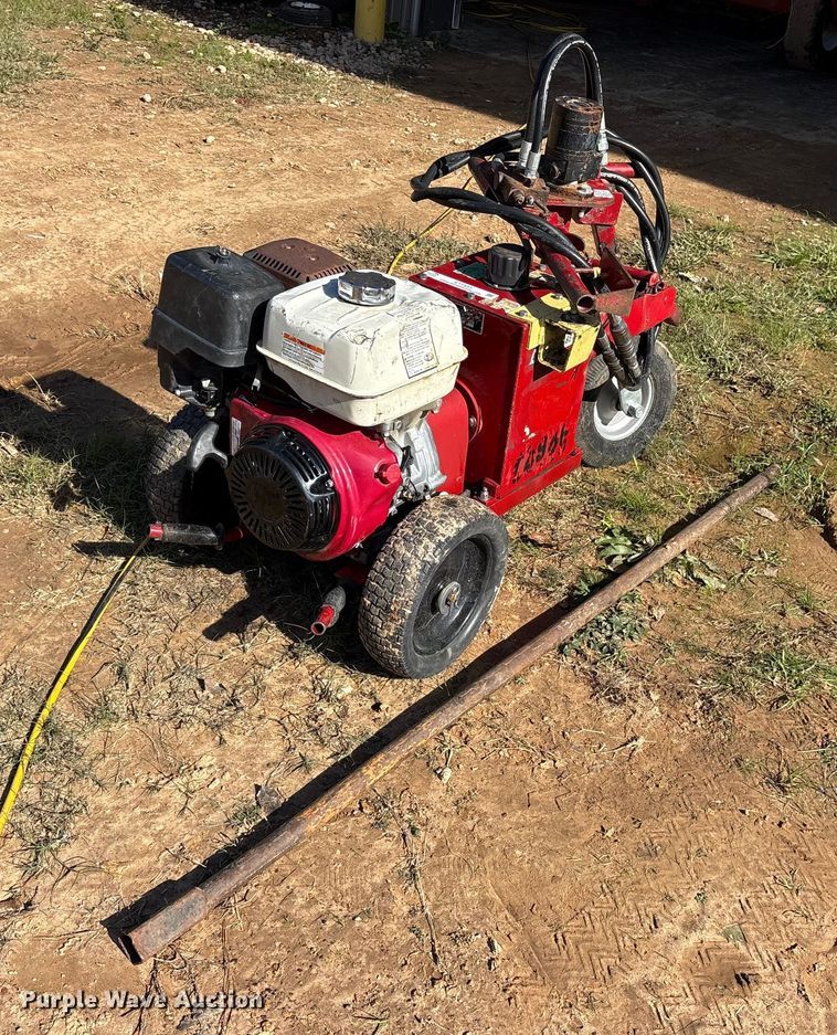 image for item ET7433 2014 Little Beaver 8 portable auger