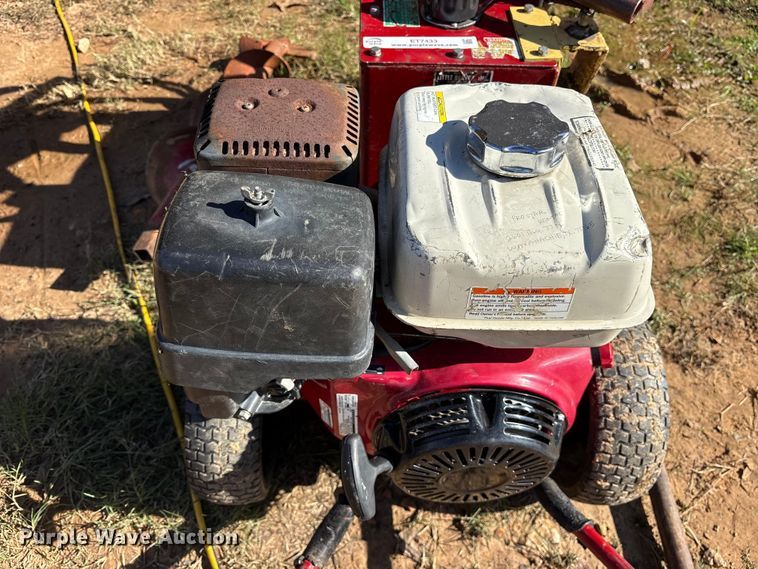 image for item ET7433 2014 Little Beaver 8 portable auger