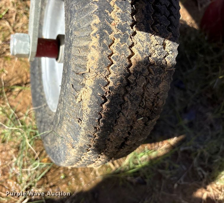 image for item ET7433 2014 Little Beaver 8 portable auger