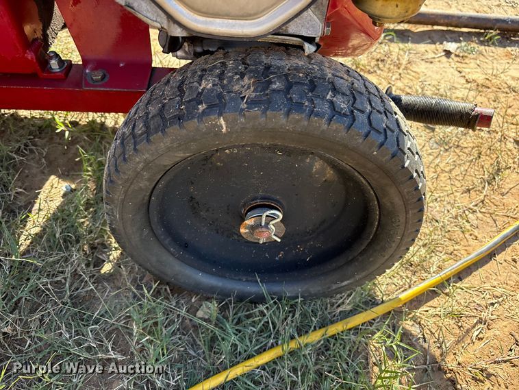 image for item ET7433 2014 Little Beaver 8 portable auger