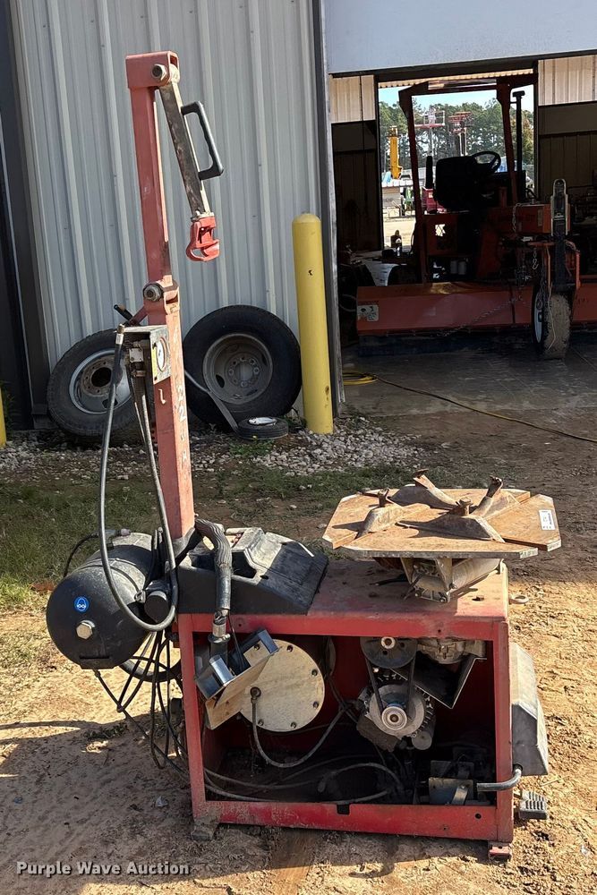 image for item ET7441 2006 Sicam GUFO ML 450 S Special tire machine