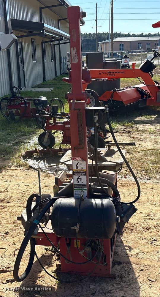 image for item ET7441 2006 Sicam GUFO ML 450 S Special tire machine