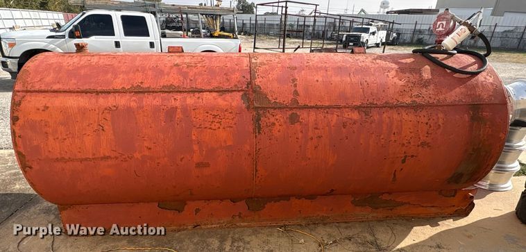 image for item EU0137 (2) fuel tanks