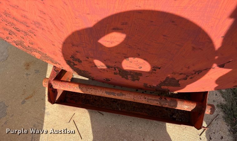 image for item EU0137 (2) fuel tanks