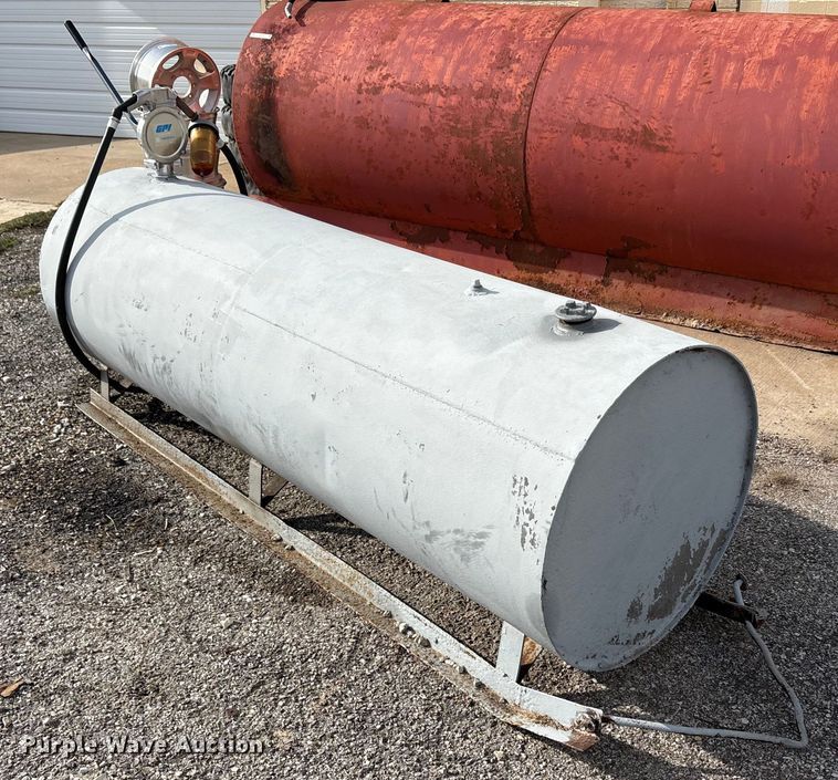 image for item EU0137 (2) fuel tanks