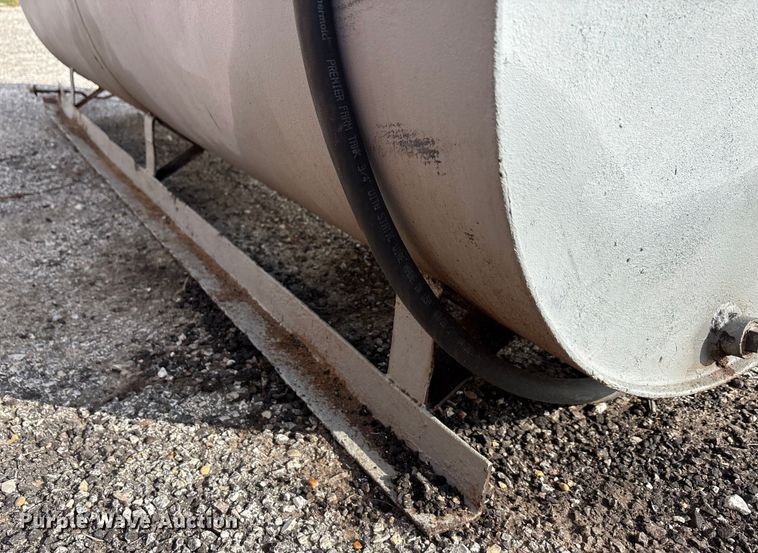 image for item EU0137 (2) fuel tanks