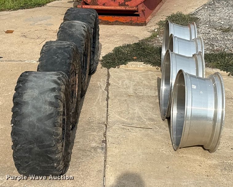 image for item EU0138 Tires and wheels