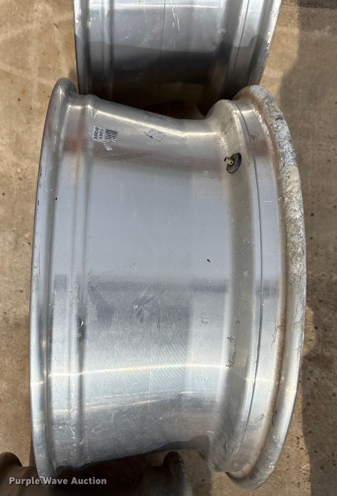 image for item EU0138 Tires and wheels