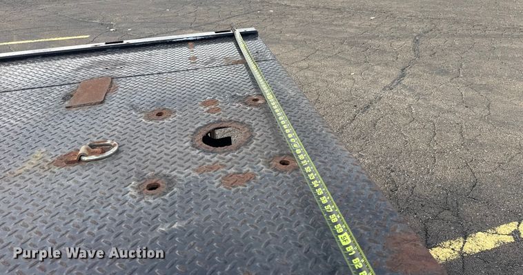 image for item EU4016 2006 Dodge Ram 2500 Quad Cab flatbed pickup truck