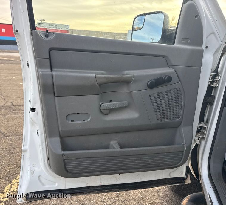 image for item EU4016 2006 Dodge Ram 2500 Quad Cab flatbed pickup truck