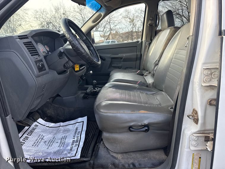 image for item EU4016 2006 Dodge Ram 2500 Quad Cab flatbed pickup truck