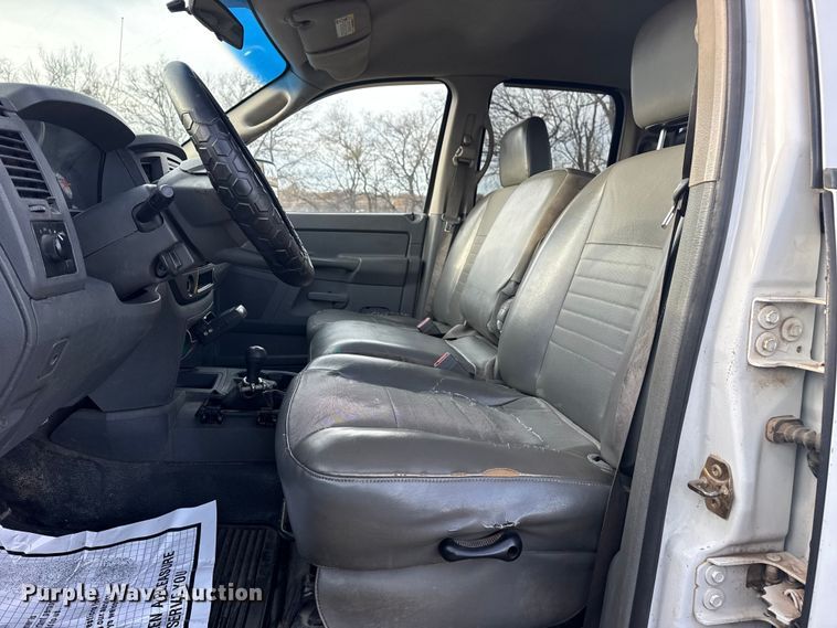 image for item EU4016 2006 Dodge Ram 2500 Quad Cab flatbed pickup truck