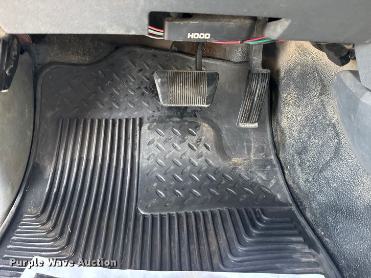 image for item EU4016 2006 Dodge Ram 2500 Quad Cab flatbed pickup truck