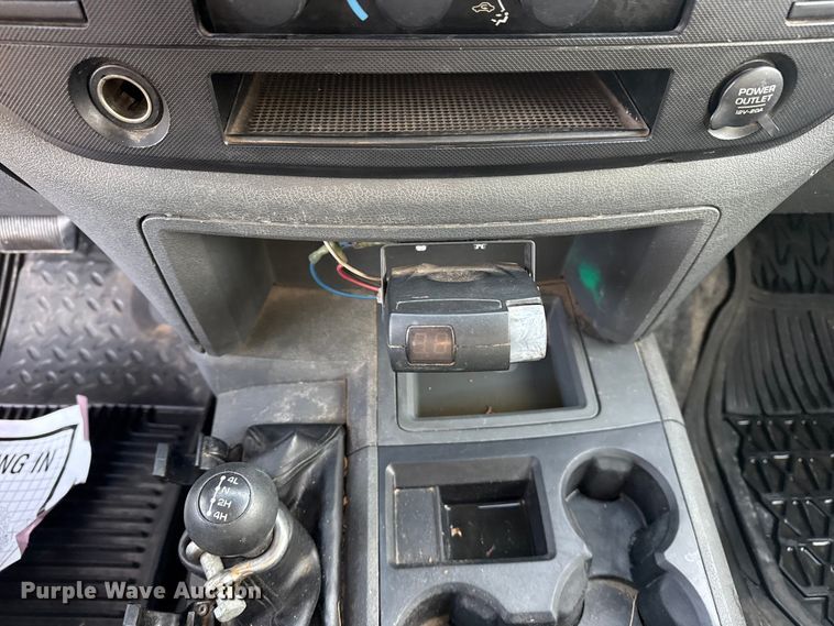 image for item EU4016 2006 Dodge Ram 2500 Quad Cab flatbed pickup truck