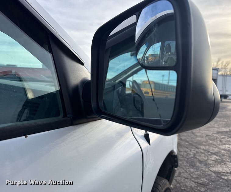 image for item EU4016 2006 Dodge Ram 2500 Quad Cab flatbed pickup truck