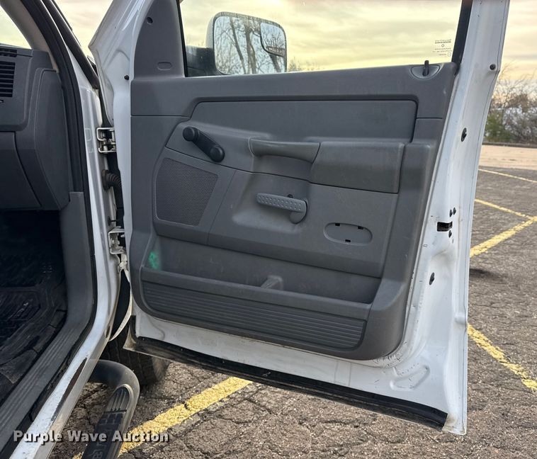 image for item EU4016 2006 Dodge Ram 2500 Quad Cab flatbed pickup truck