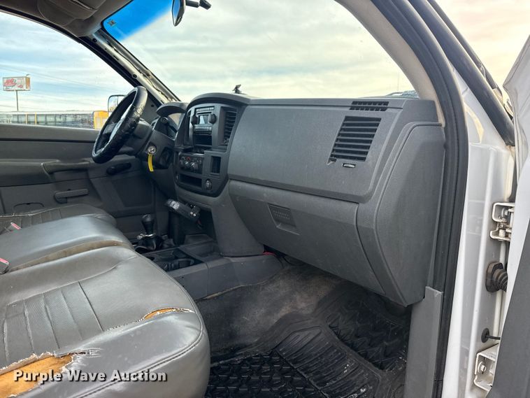 image for item EU4016 2006 Dodge Ram 2500 Quad Cab flatbed pickup truck