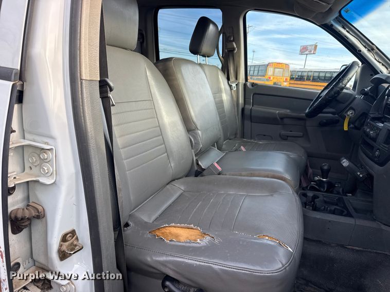 image for item EU4016 2006 Dodge Ram 2500 Quad Cab flatbed pickup truck