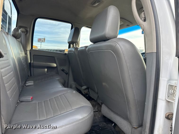 image for item EU4016 2006 Dodge Ram 2500 Quad Cab flatbed pickup truck