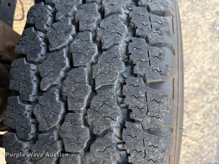 image for item EU4016 2006 Dodge Ram 2500 Quad Cab flatbed pickup truck