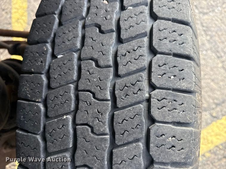 image for item EU4016 2006 Dodge Ram 2500 Quad Cab flatbed pickup truck