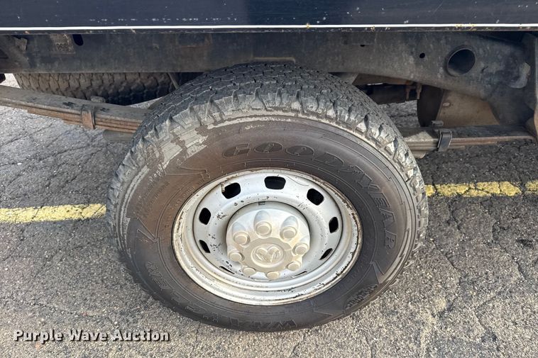 image for item EU4016 2006 Dodge Ram 2500 Quad Cab flatbed pickup truck