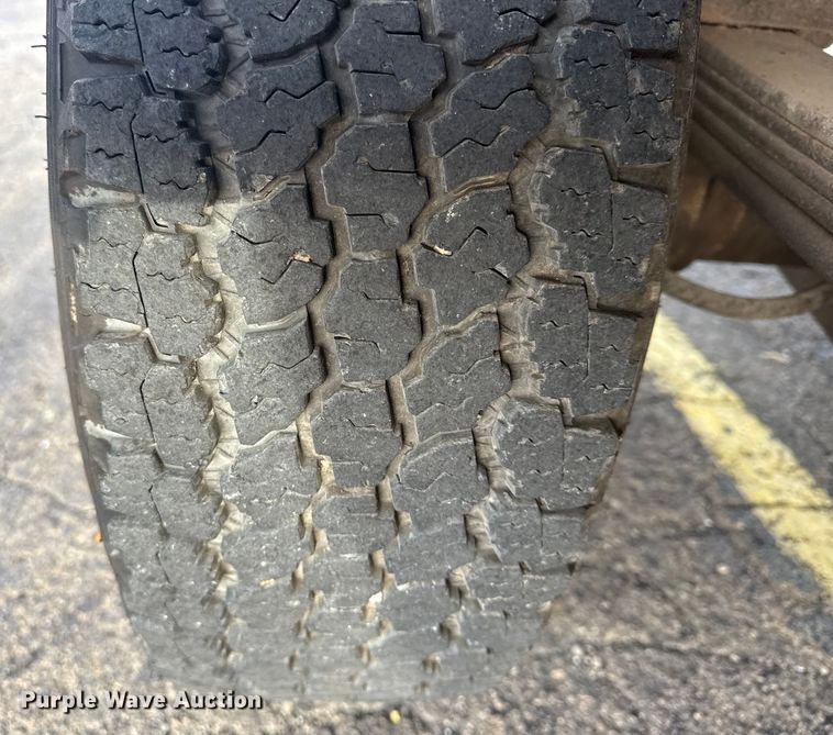 image for item EU4016 2006 Dodge Ram 2500 Quad Cab flatbed pickup truck