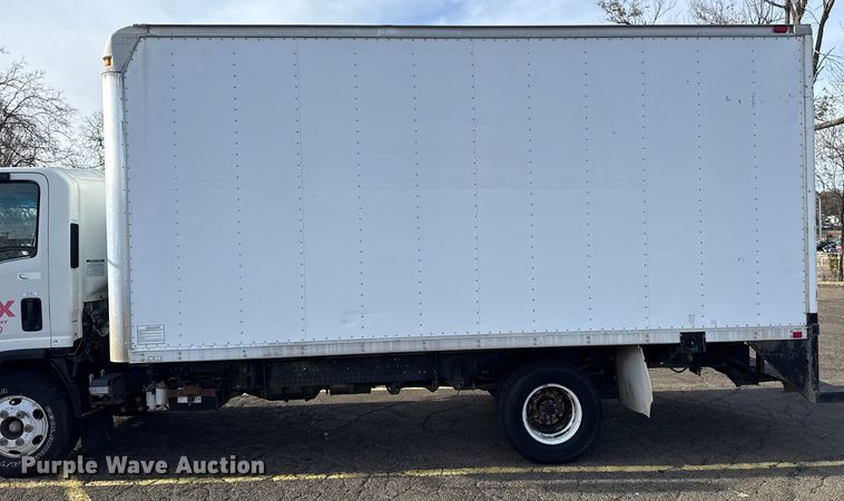 image for item EU4018 2009 Isuzu NPR box truck