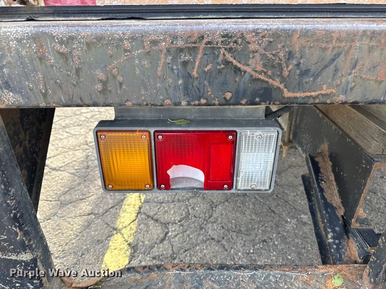 image for item EU4018 2009 Isuzu NPR box truck