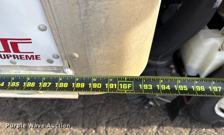 image for item EU4018 2009 Isuzu NPR box truck