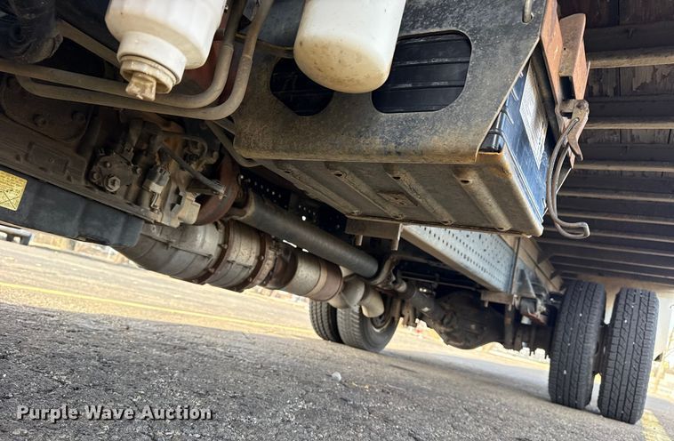 image for item EU4018 2009 Isuzu NPR box truck