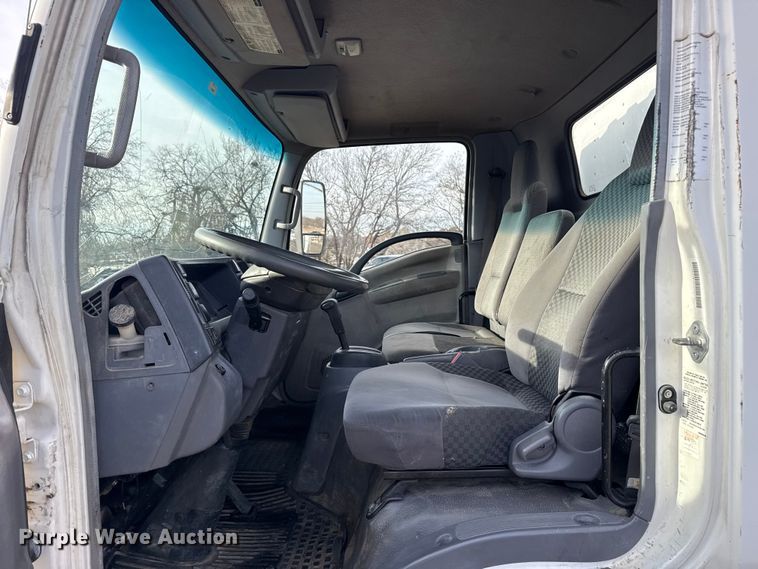 image for item EU4018 2009 Isuzu NPR box truck