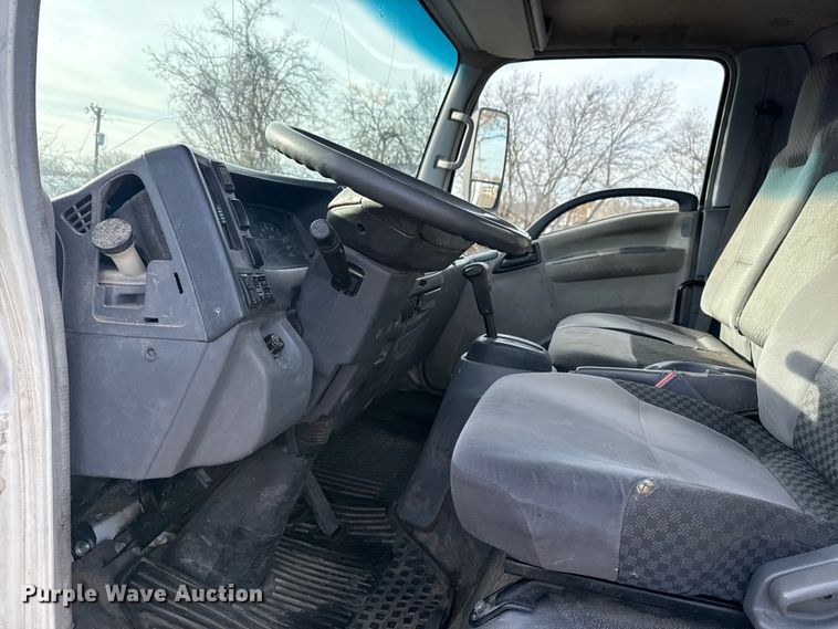 image for item EU4018 2009 Isuzu NPR box truck