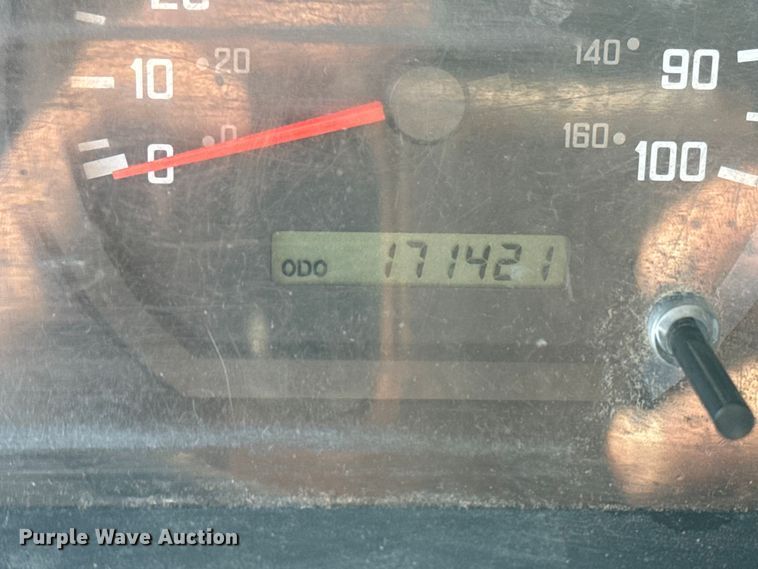 image for item EU4018 2009 Isuzu NPR box truck