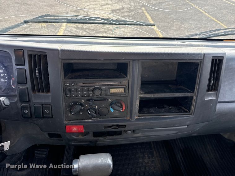 image for item EU4018 2009 Isuzu NPR box truck